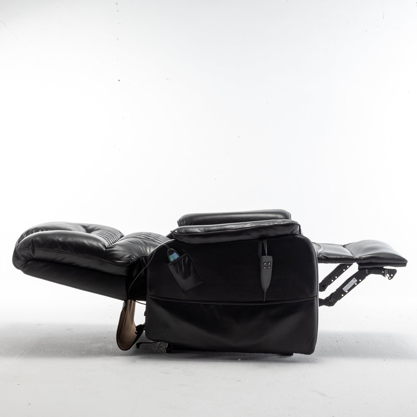 Poltrona reclinabile elettrica oversize in pelle PU nera con massaggio, riscaldamento lombare, tasche laterali, posizione piatta a 180°