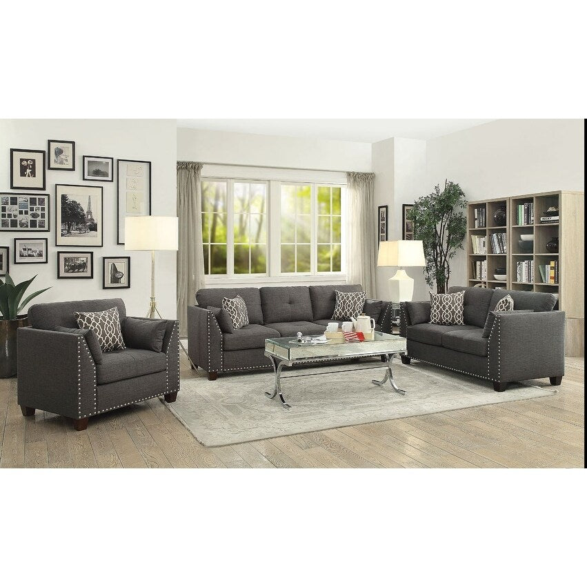 Divano a due posti in lino grigio scuro 59 con 4 cuscini e borchie per soggiorni