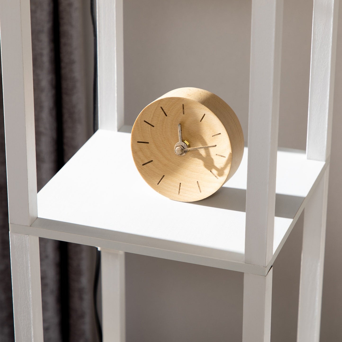 Lampada da terra HOMCOM con ripiani, doppia luce, lampade da terra alte e moderne, con paralume in tessuto (lampadina non inclusa)