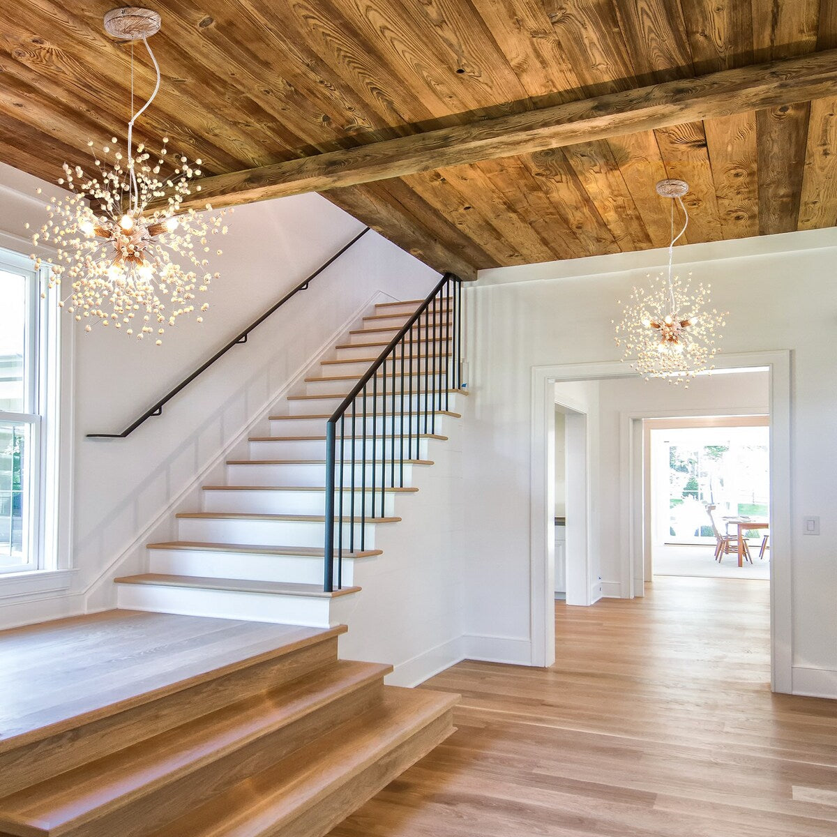 Lampadario moderno a forma di fuoco d'artificio Sputnik di OYIPRO con illuminazione a sospensione in cristallo