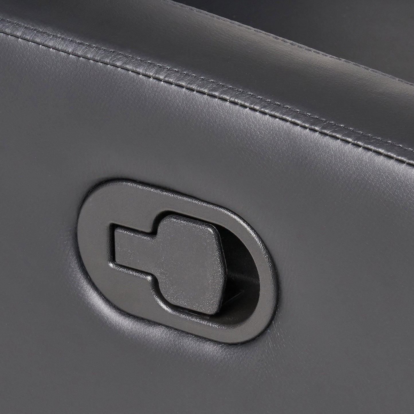 Poltrona reclinabile manuale standard in similpelle Roomfitters con meccanismo di reclinazione fluido, cuscini comodi, design classico, nero