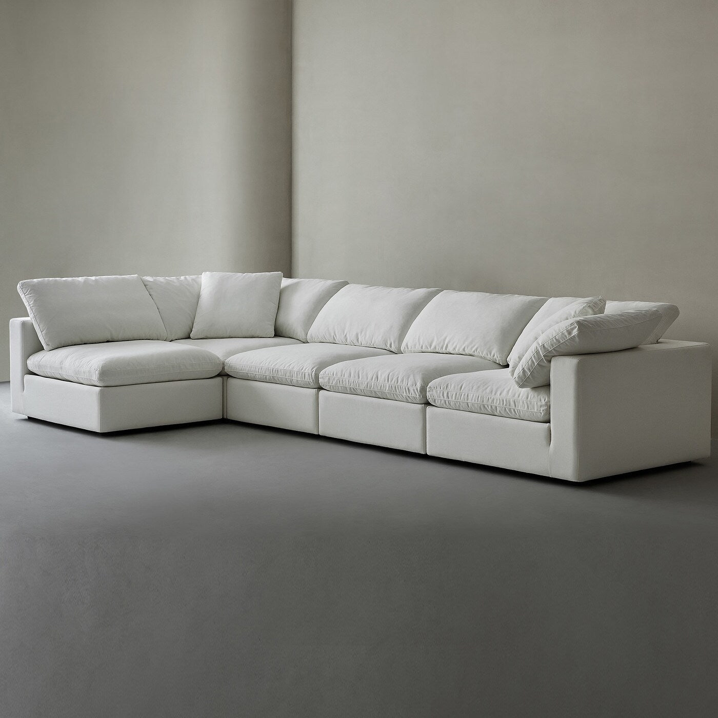 Divano componibile rettangolare in tessuto di lino con braccioli quadrati, combinazione divano bianco perla