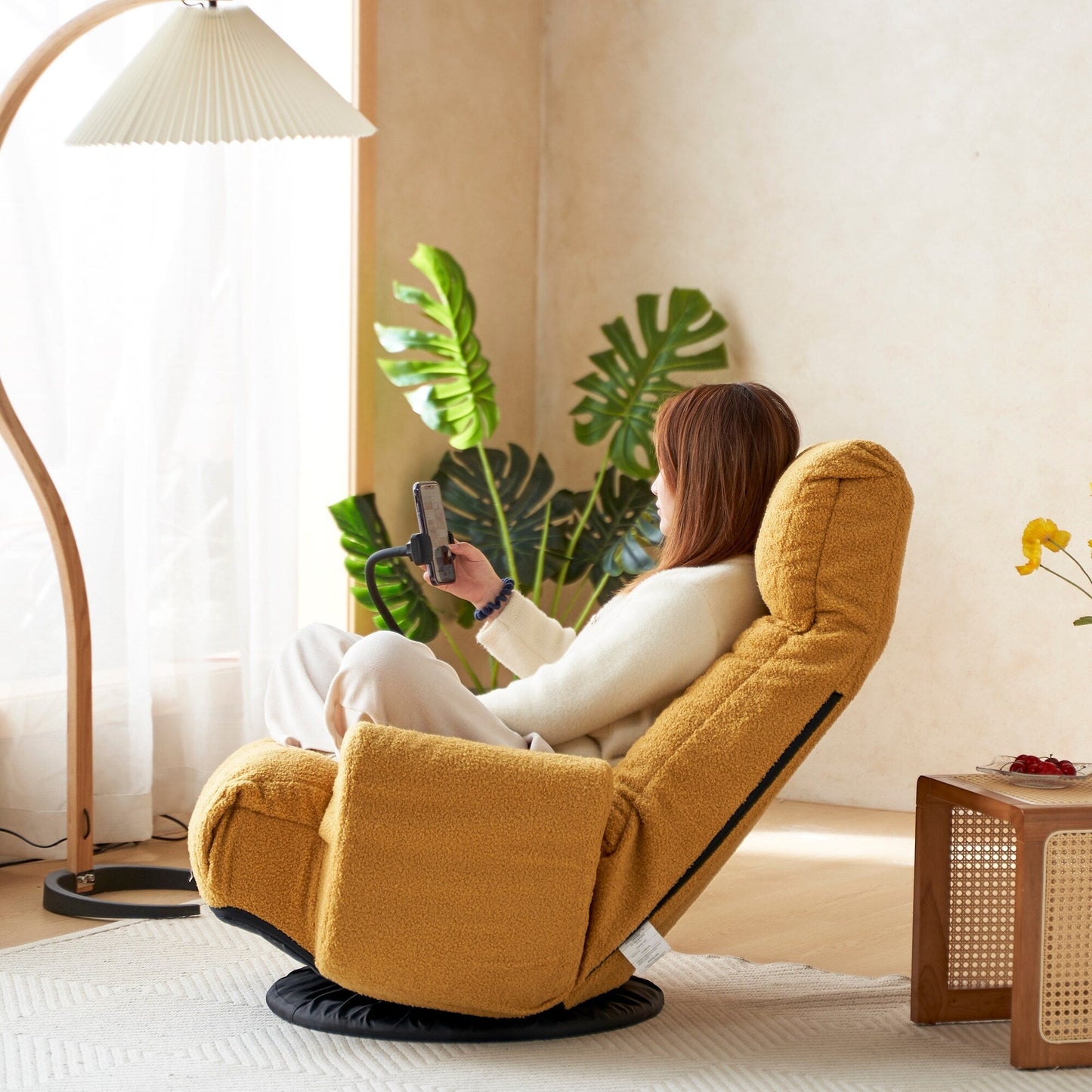 Poltrona reclinabile manuale imbottita girevole a 360° con supporto per cellulare, poggiatesta e schienale regolabili