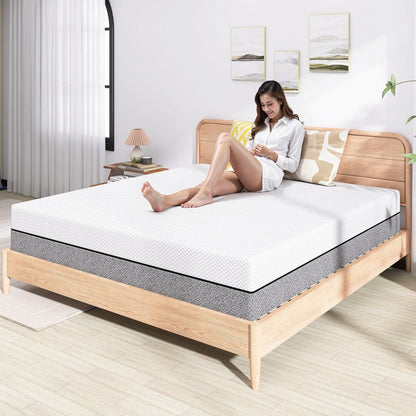 10 materassi in memory foam di medie dimensioni in una scatola