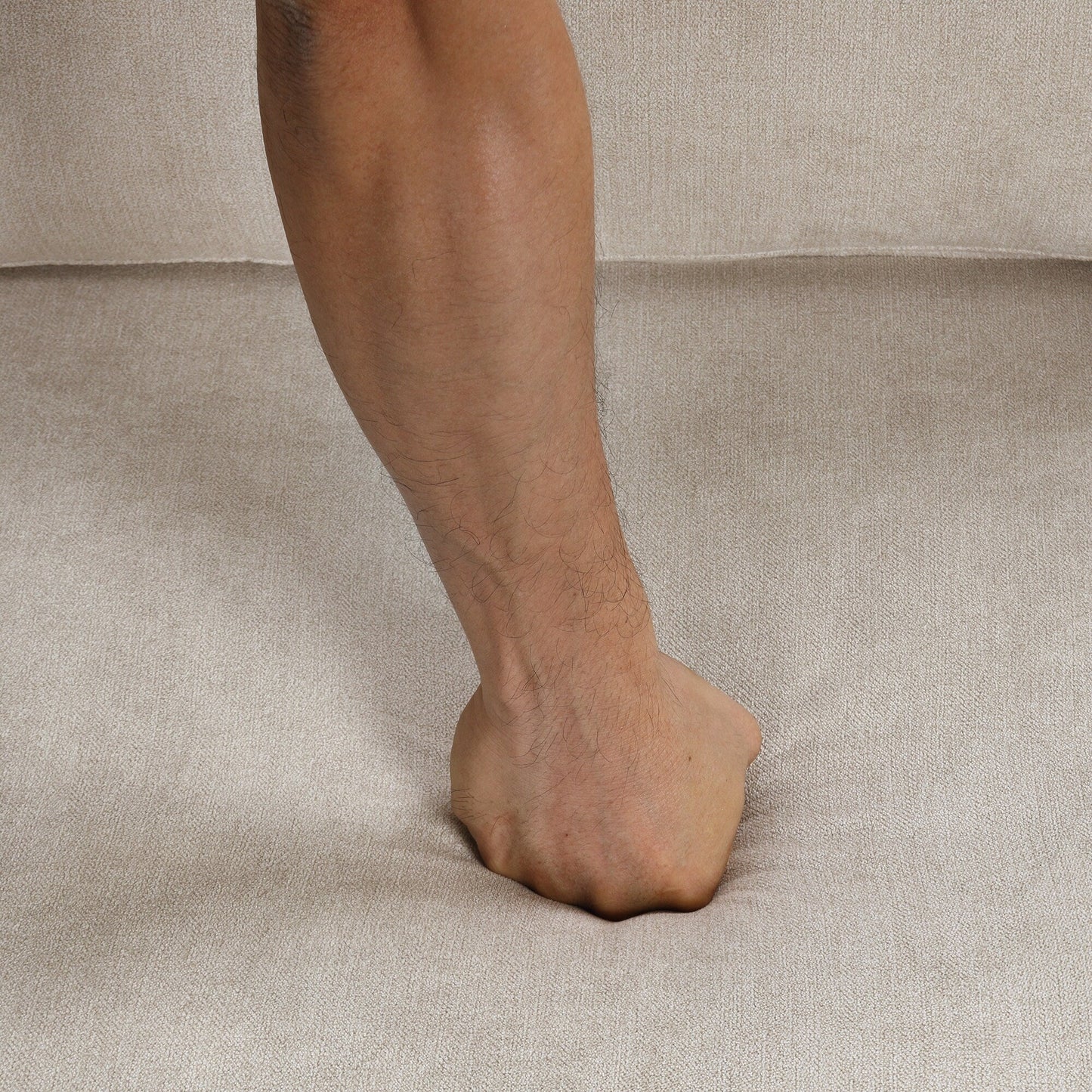 Divano 111 a 3 posti, divano curvo in ciniglia con 2 cuscini stampati, divano moderno imbottito per soggiorno