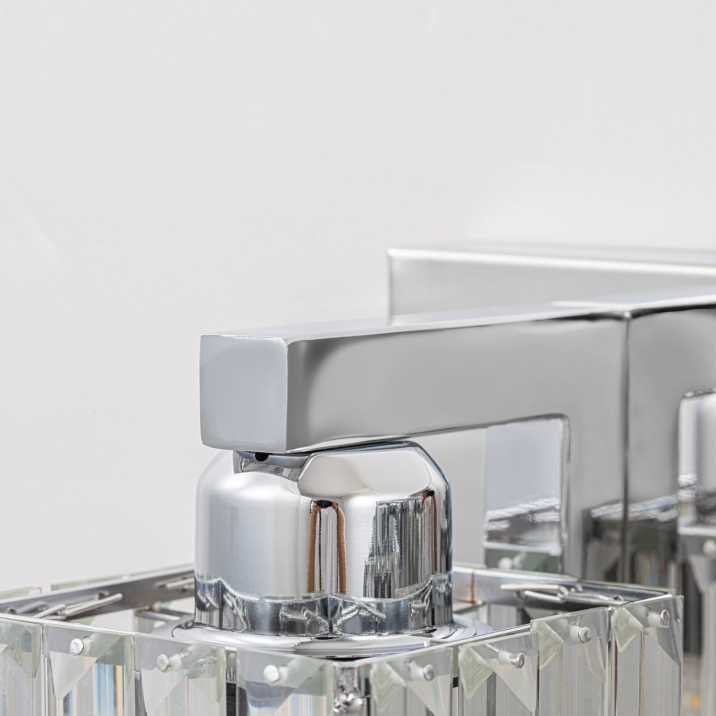 Applique da parete per mobiletto da bagno a 2/3/4/5 luci con paralume in cristallo