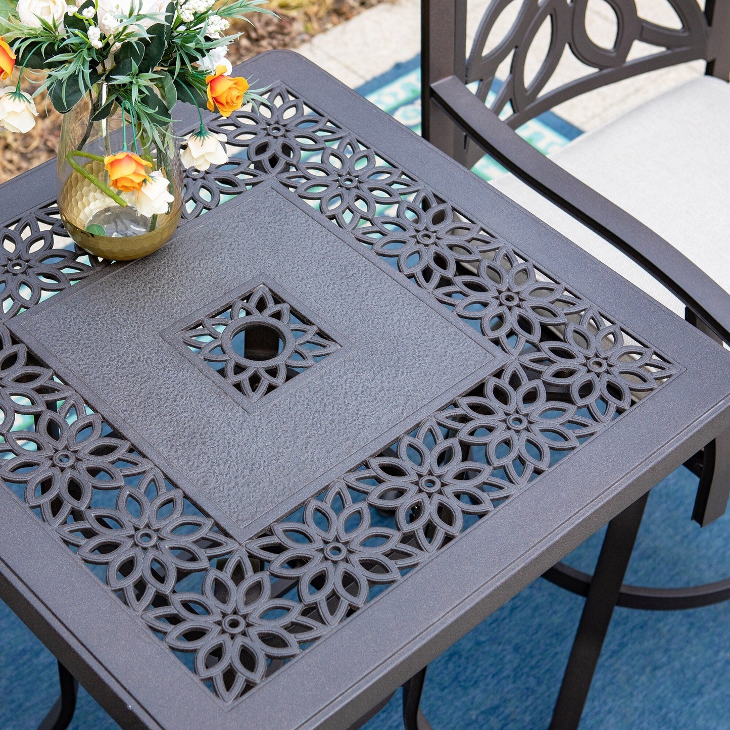 MAISON ARTS Set di 3 sgabelli da bar per patio in alluminio pressofuso, composto da 1 tavolo da bar e 2 sgabelli da bar alti girevoli