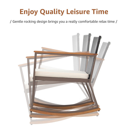 Set di 3 sedie a dondolo in vimini per esterni con cuscini