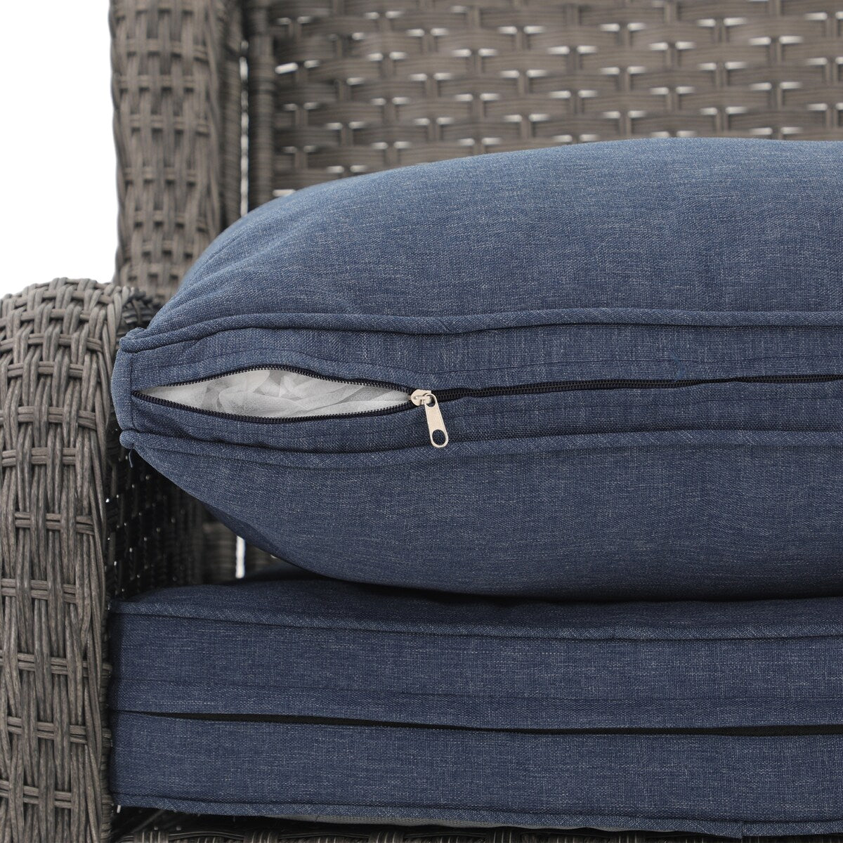 Sedie girevoli da esterno in vimini a 360 gradi con tavolo quadrato