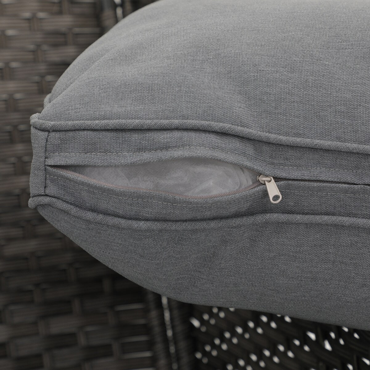 Sedie girevoli da esterno in vimini a 360 gradi con tavolo quadrato