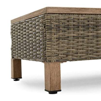 Gruppo di posti a sedere per esterni da 4 persone con cuscini