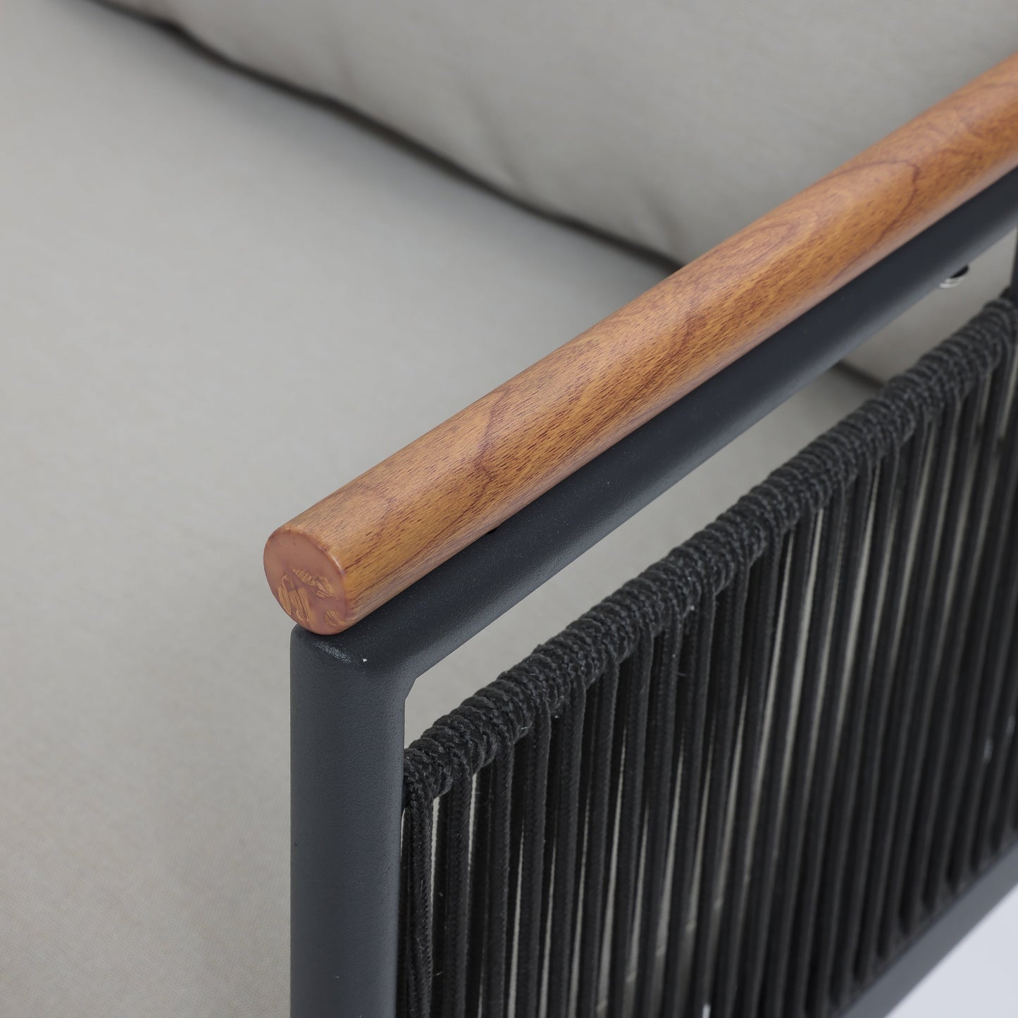 Set di mobili da esterno per patio in ferro grigio scuro da 4 pezzi con cuscini rimovibili