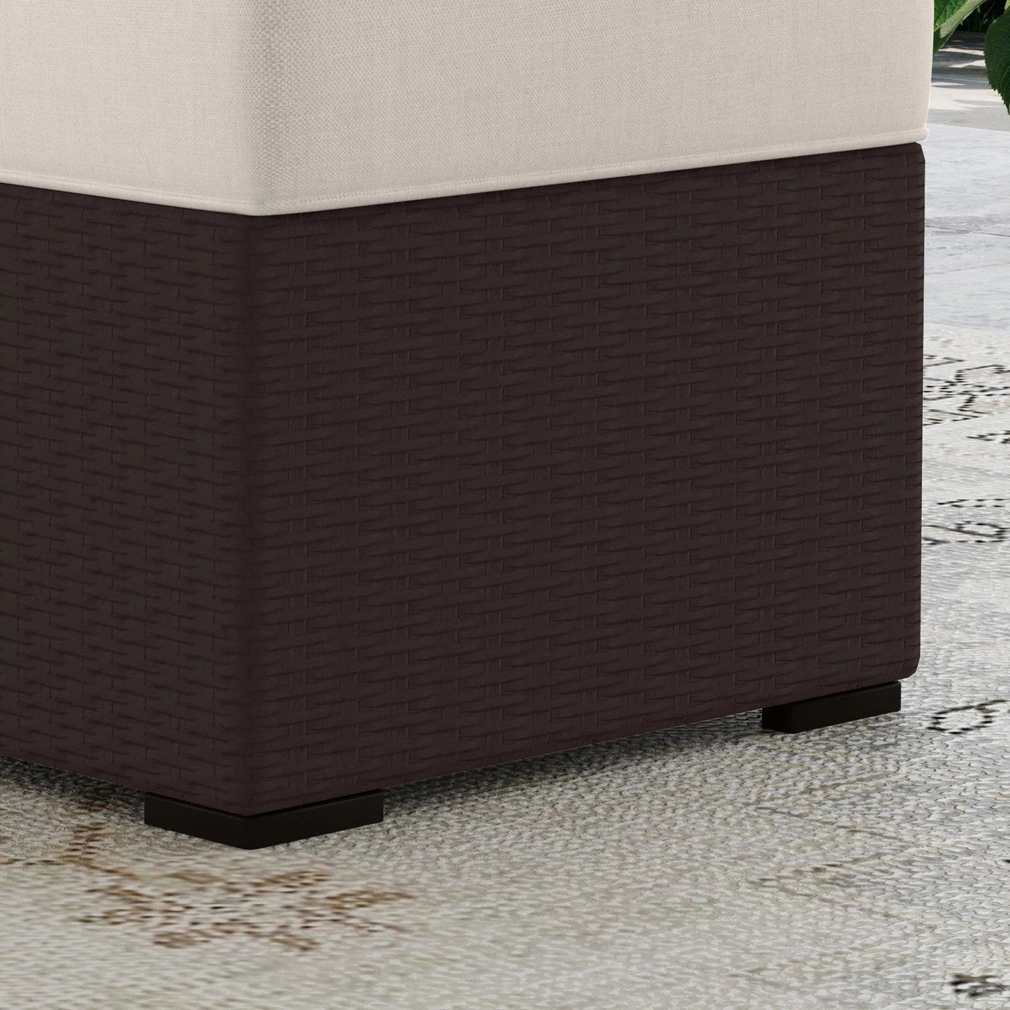 Set di 4 poltrone e pouf da esterno in rattan Palm Springs con cuscini di Homestyles