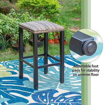 Set da pranzo da bar da 5 pezzi, 4 sedie da bar girevoli in rattan o 4 in metallo e 1 tavolo da bar rettangolare in metallo