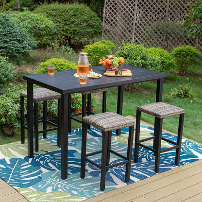 Set da pranzo da bar da 5 pezzi, 4 sedie da bar girevoli in rattan o 4 in metallo e 1 tavolo da bar rettangolare in metallo