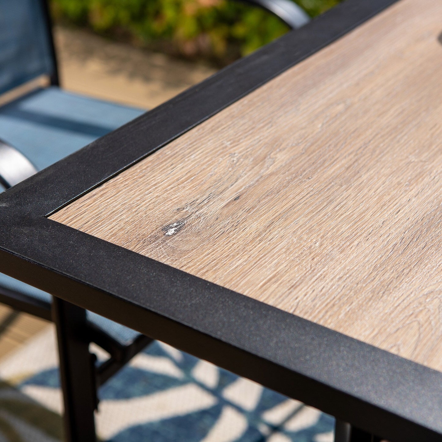 MAISON ARTS Set da pranzo per esterni da 5 pezzi con tavolo quadrato effetto legno e 4 sedie da pranzo in textilene