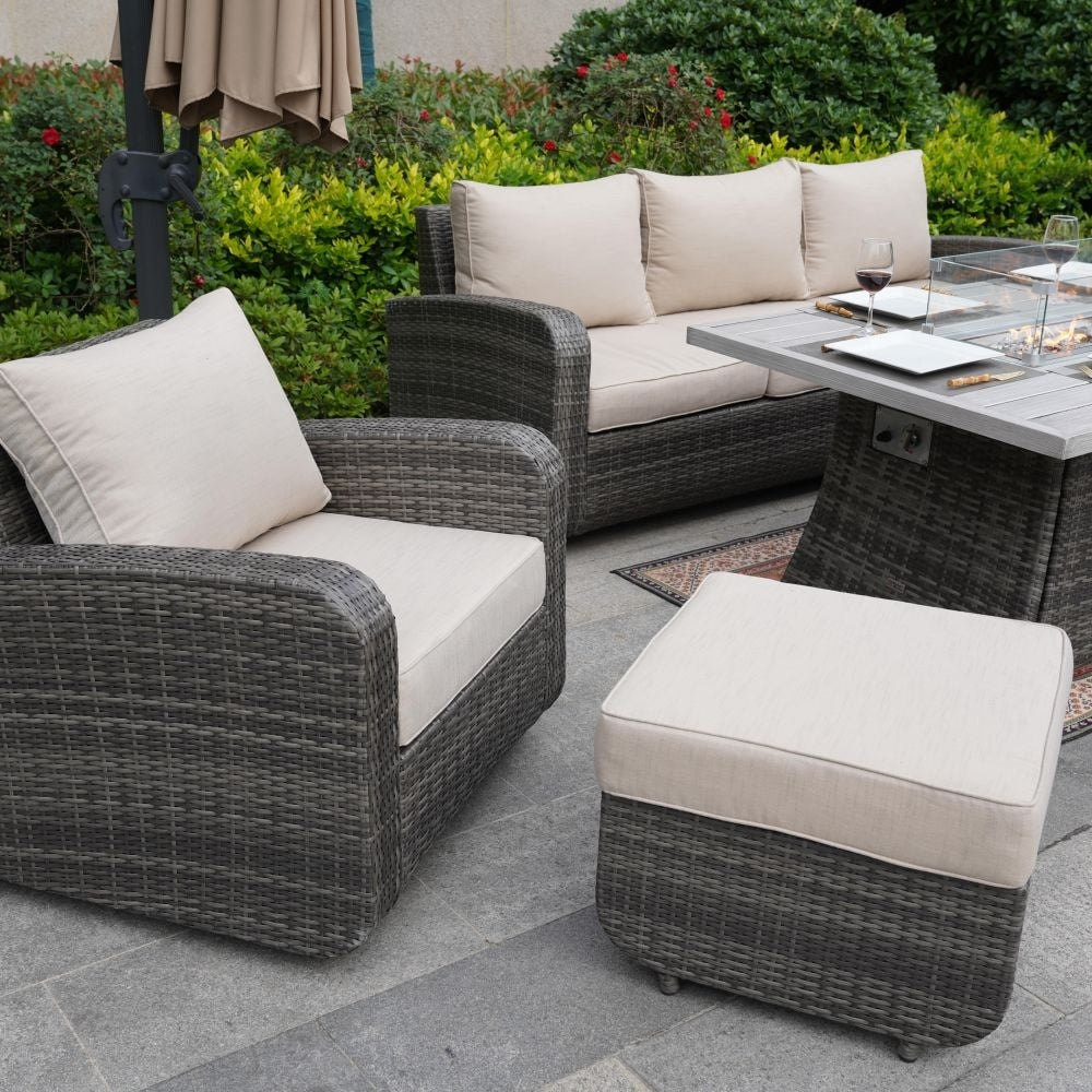 Set di divani da esterno in vimini da 5 pezzi con tavolo con braciere in alluminio