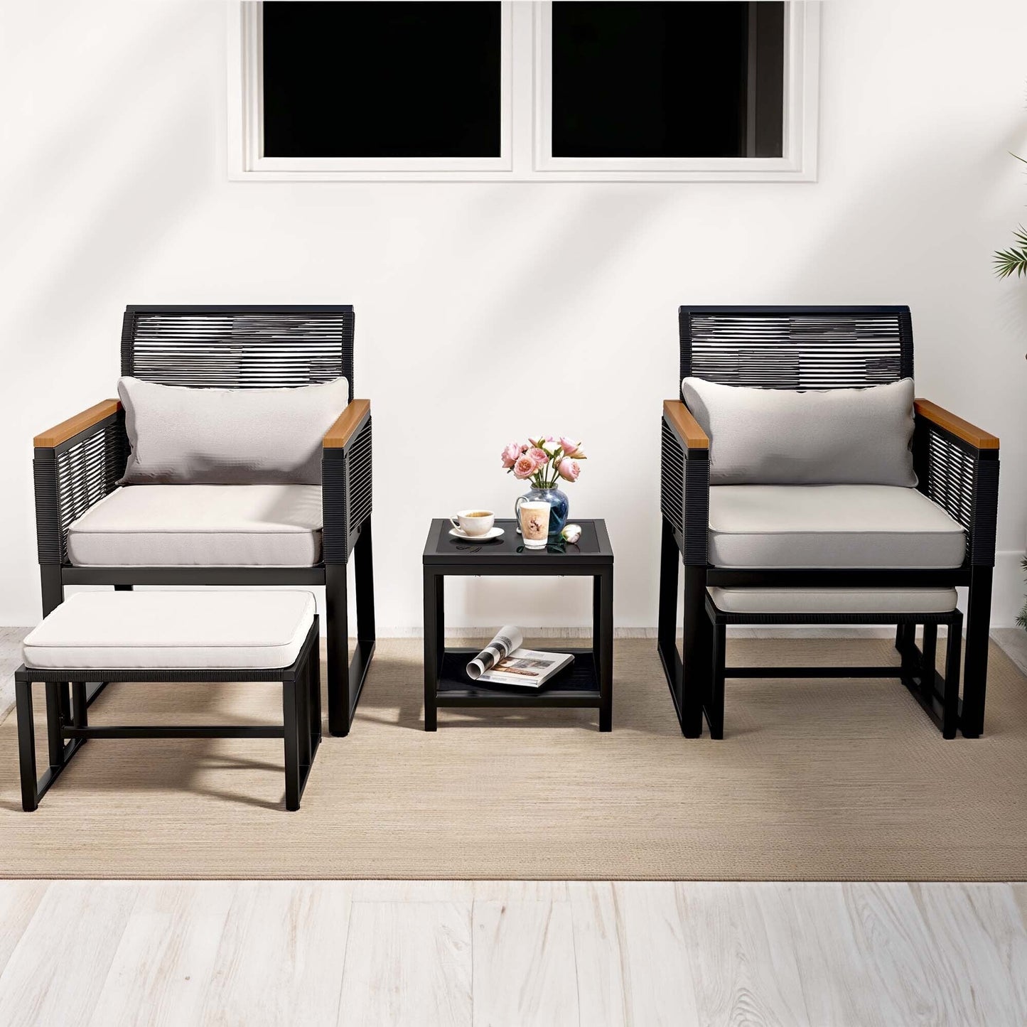 Set da bistrot in vimini per patio da 5 pezzi con cuscini - 23,2 L x 28 W x 30,7 H