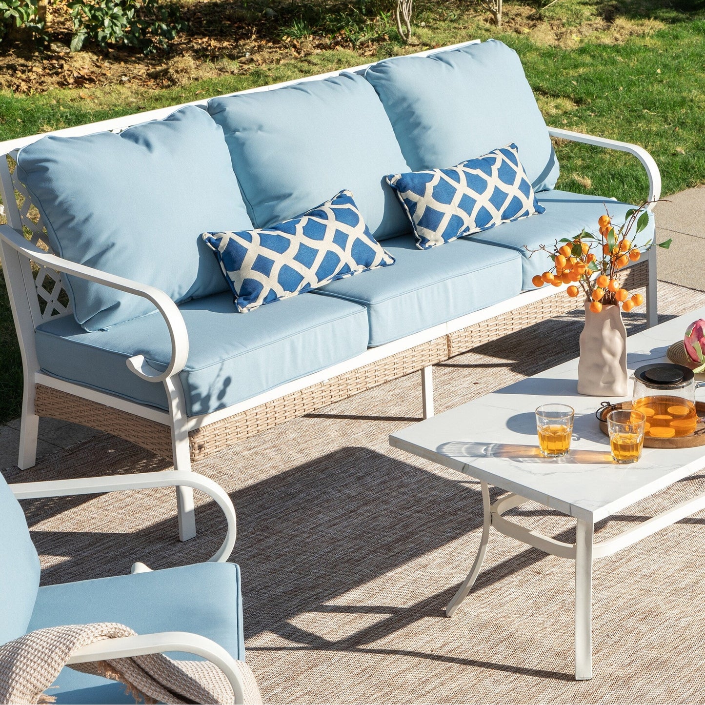 MAISON ARTS Set di mobili da giardino a 5 posti, 2 sedie imbottite in metallo, 1 divano a 3 posti con tavolino da caffè marmorizzato