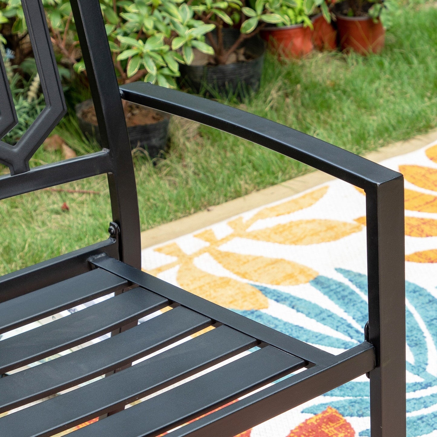 Set da pranzo per patio con rivestimento E da 5 pezzi e sedie impilabili