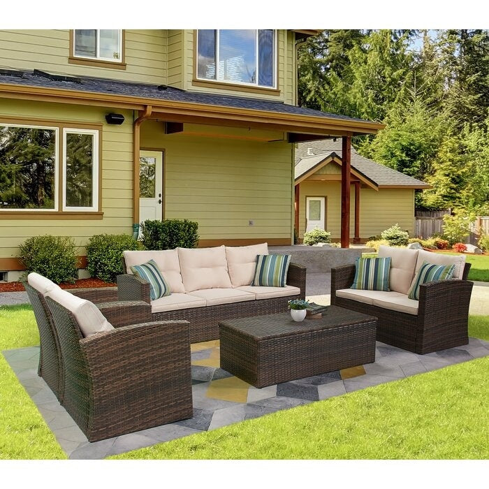 Set di mobili da conversazione in vimini da 5 pezzi per patio