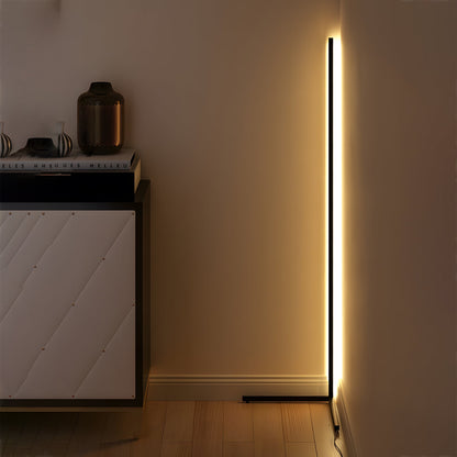 Lampada da terra minimalista a LED con angolo in metallo RGB da 55 cm