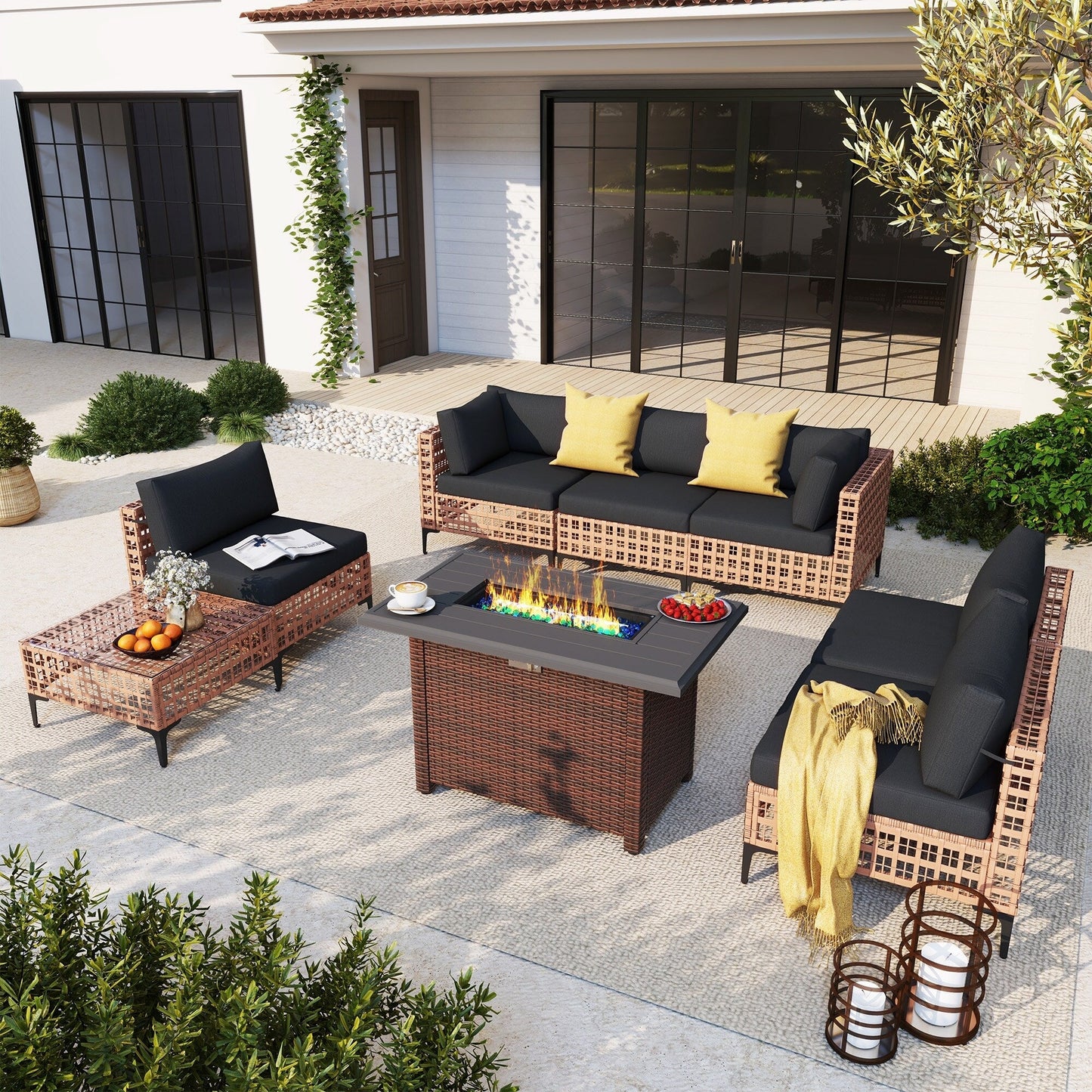 Gruppo di posti a sedere componibili per esterni da 6 persone con braciere