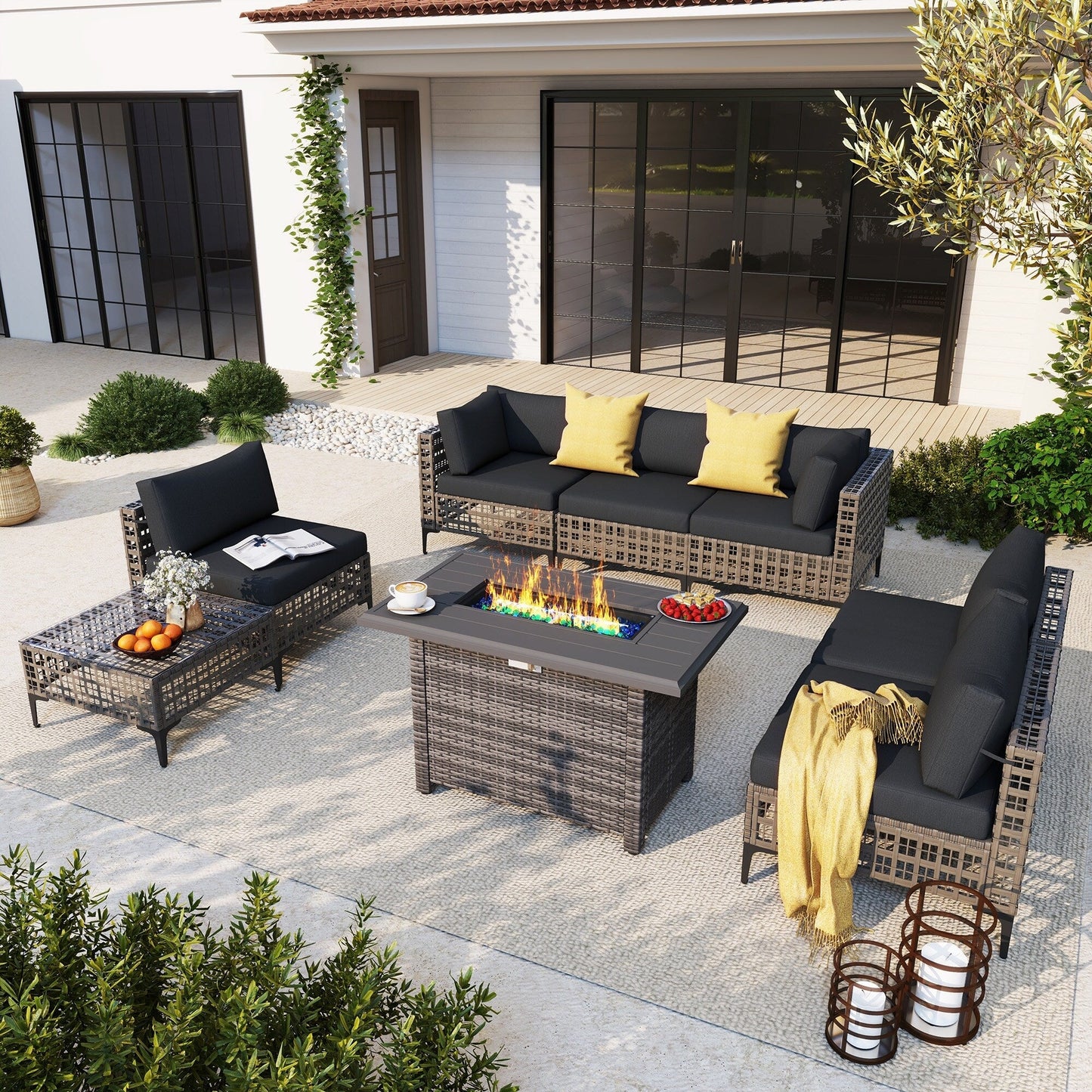 Gruppo di posti a sedere componibili per esterni da 6 persone con braciere