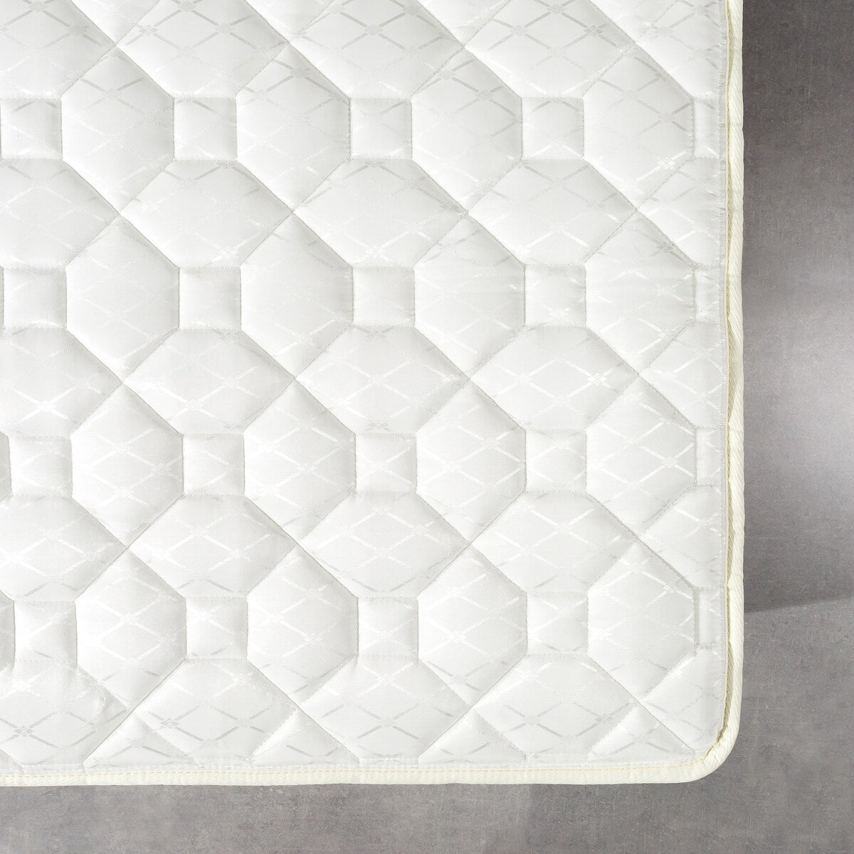 Materasso a molle interne da 6 pollici con parte superiore stretta di Crown Comfort