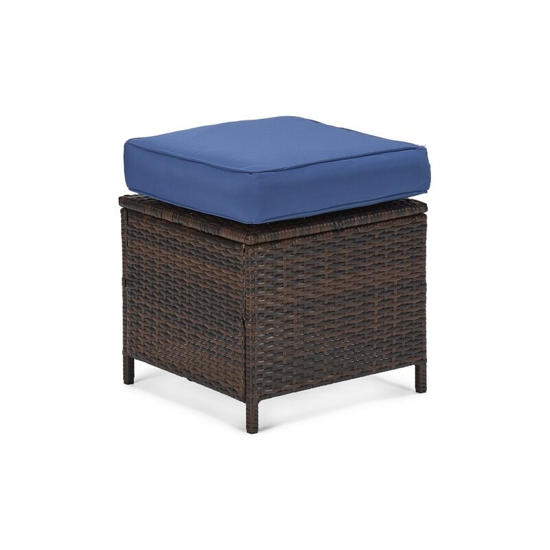 Set da conversazione in vimini per esterni da 6 pezzi