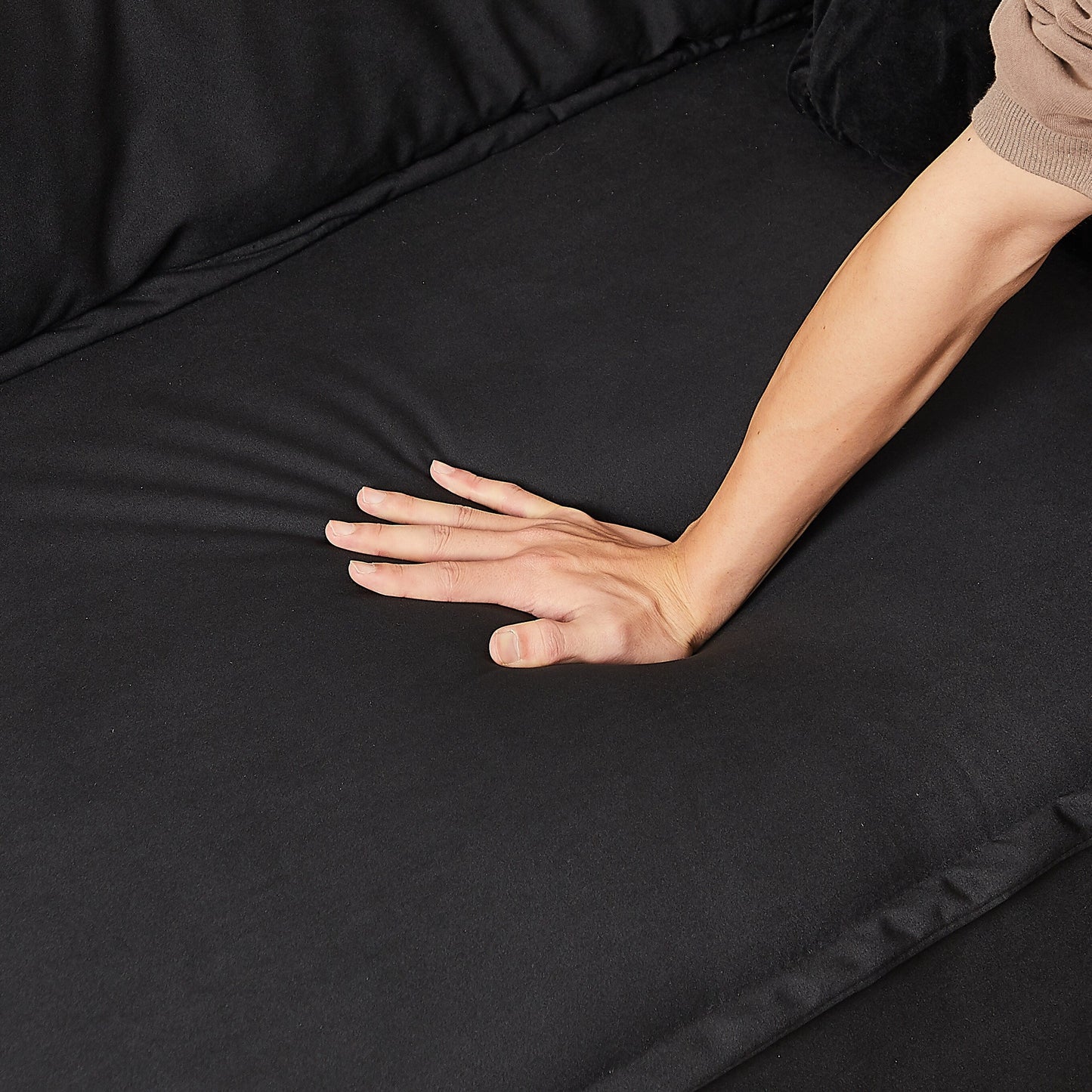 Divano reclinabile a 3 posti in velluto 79 con 2 cuscini, struttura in legno massello e molle sinuose