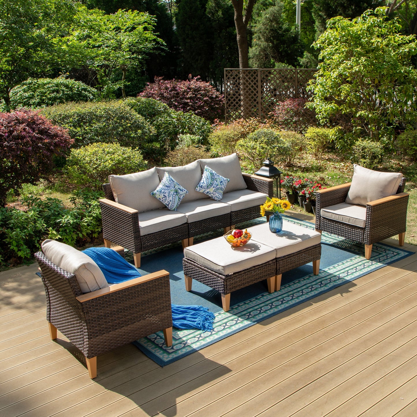 Set di divani componibili in vimini per esterni da 8 pezzi, ampi mobili da seduta, set da conversazione con tavolo con braciere