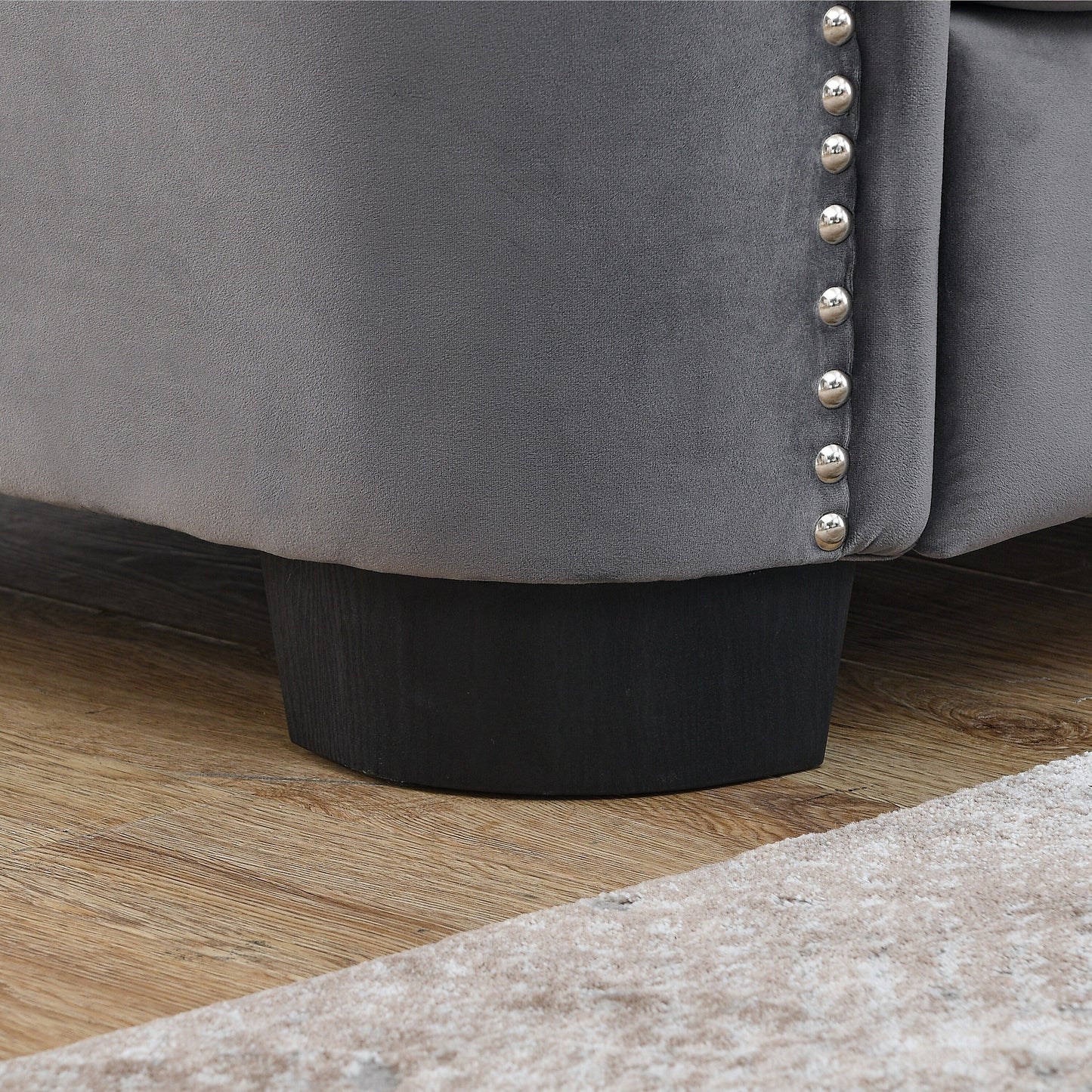 Divano Chesterfield a L in velluto da 82'' a 5 posti con finiture a borchie, cuscini rimovibili e 3 cuscini