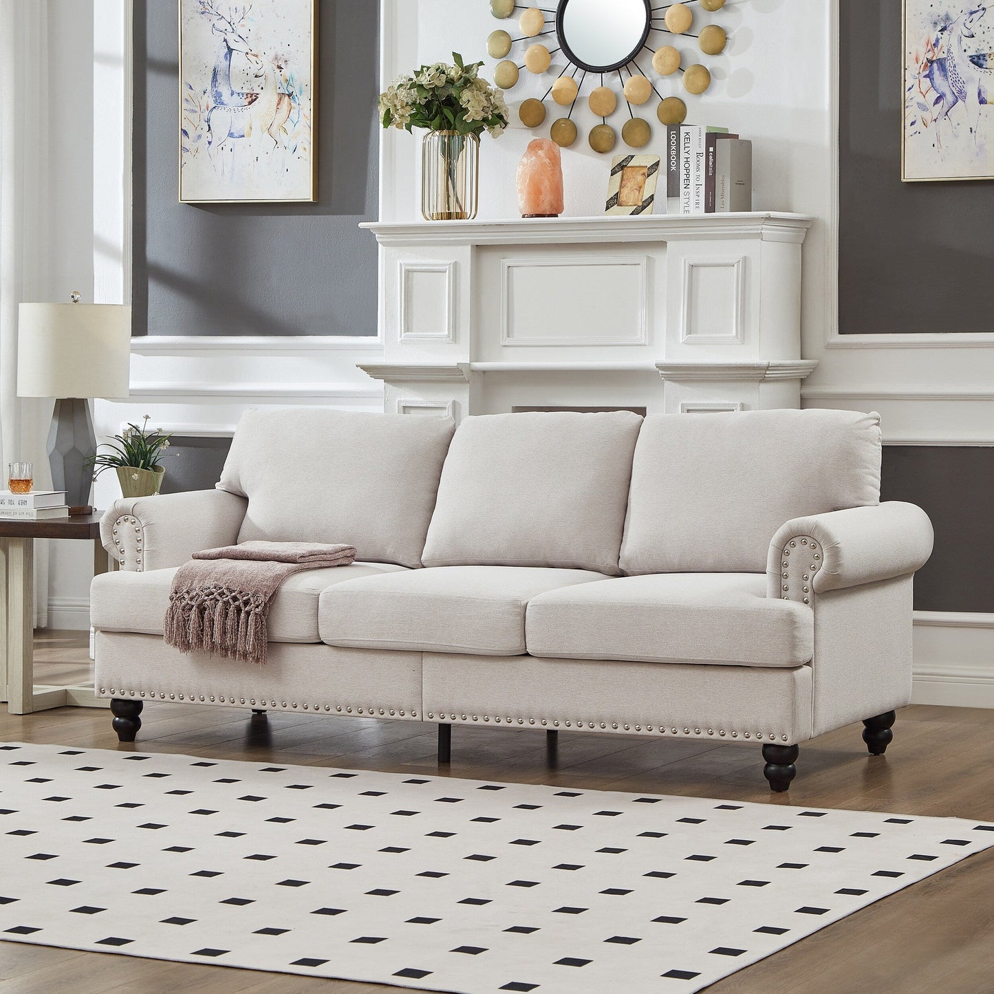 Divano capitonné classico 83 - Divano in tessuto a 3 posti con finiture a borchie, rivestimento in poliestere e struttura in legno massello per soggiorno