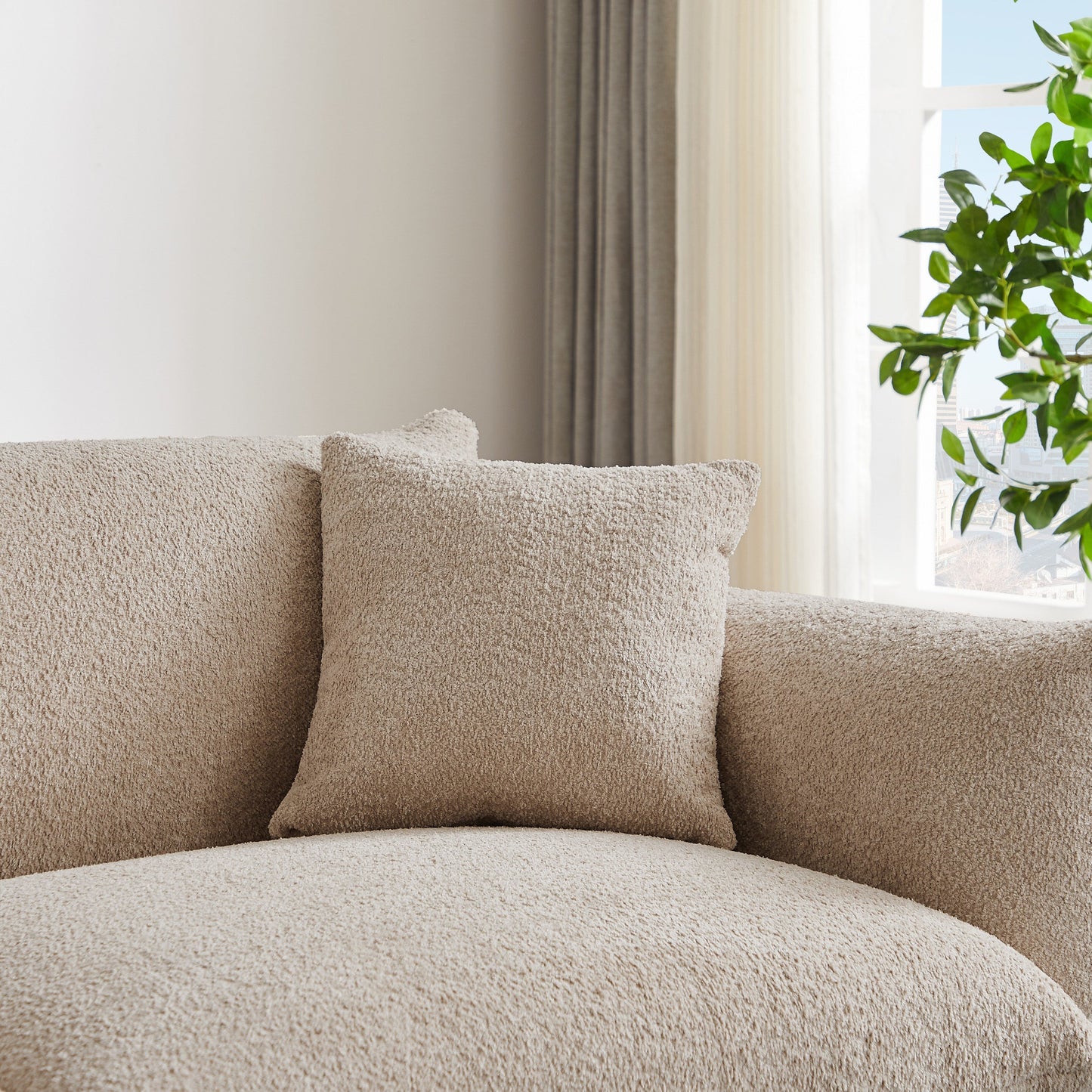 Divano a due posti oversize da 87'' con gambe in metallo, struttura in legno massello e 2 cuscini