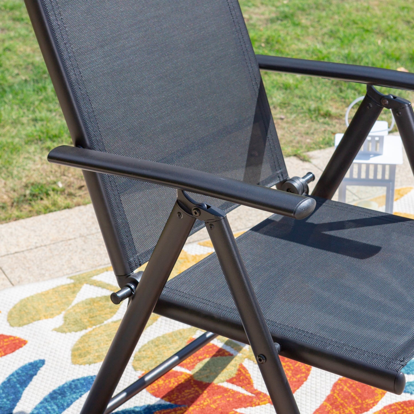 Set da pranzo per patio da 9 pezzi, tavolo in metallo e sedie da pranzo pieghevoli con 7 livelli di regolazione