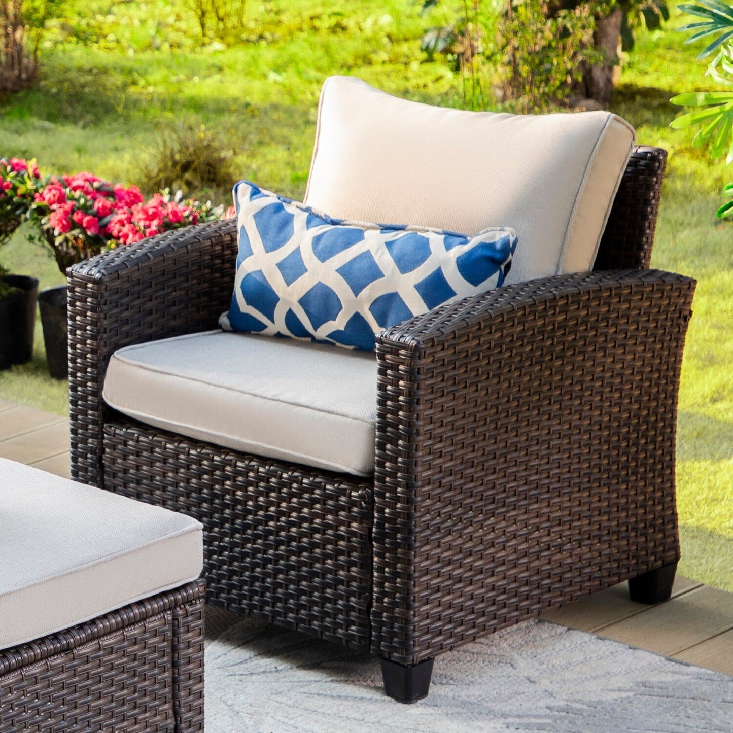 Divano componibile da esterno con schienale alto, set da conversazione, mobili da giardino in vimini e rattan, 9 posti, con tavolo e braciere