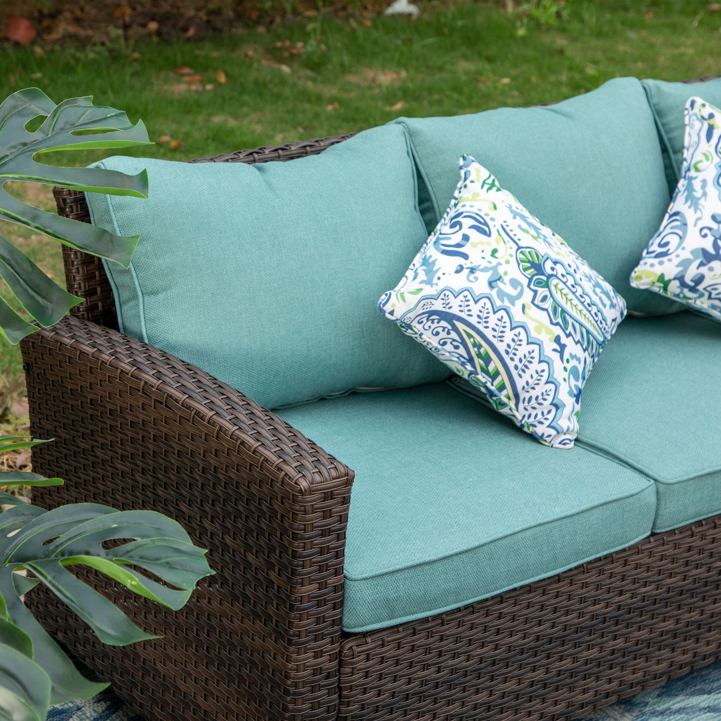 Divano componibile da esterno con schienale alto, set da conversazione, mobili da giardino in vimini e rattan, 9 posti, con tavolo e braciere