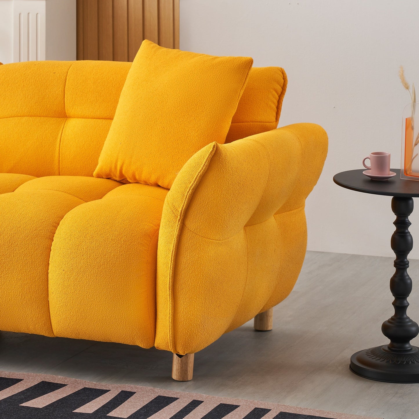 Divano Teddy lungo 93,70 pollici, in tessuto, con due cuscini abbinati e tre sedili spaziosi e comodi