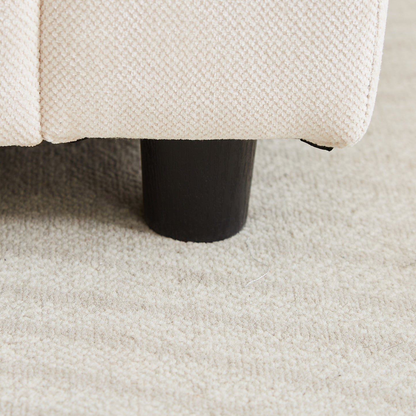 Divano moderno classico a 3 posti in tessuto 99.2, struttura in legno massello e imbottitura in morbida nuvola