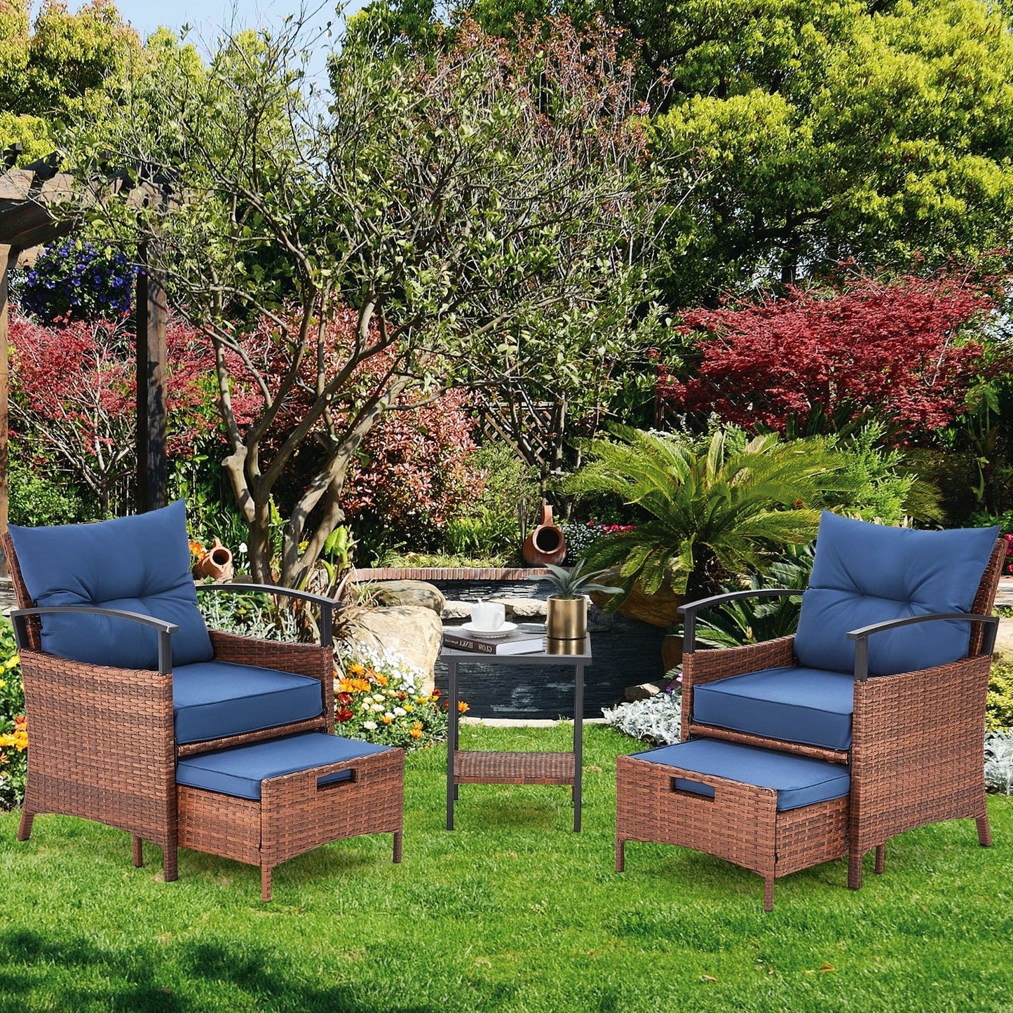 Set di mobili da giardino AVAWING da 5 pezzi, set da conversazione in vimini con tavolino e pouf