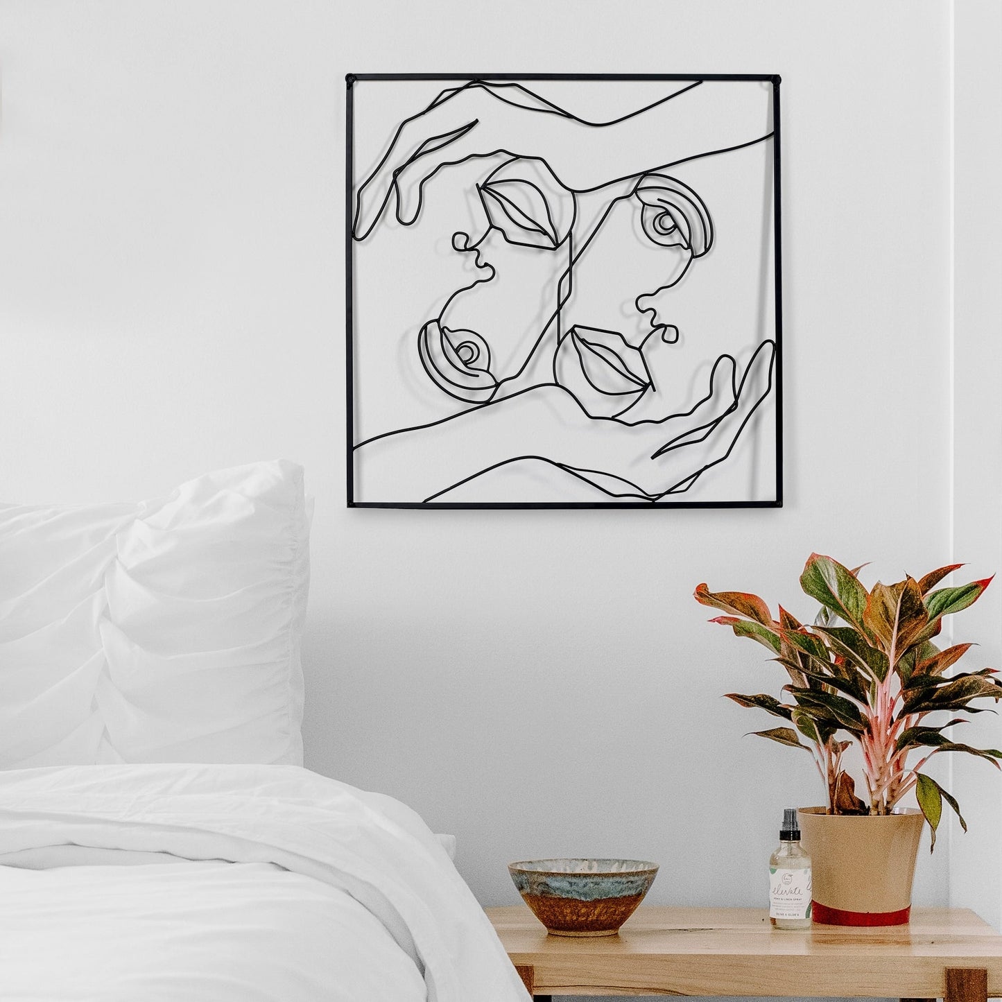 Decorazione da parete con cornice quadrata in metallo Adeco