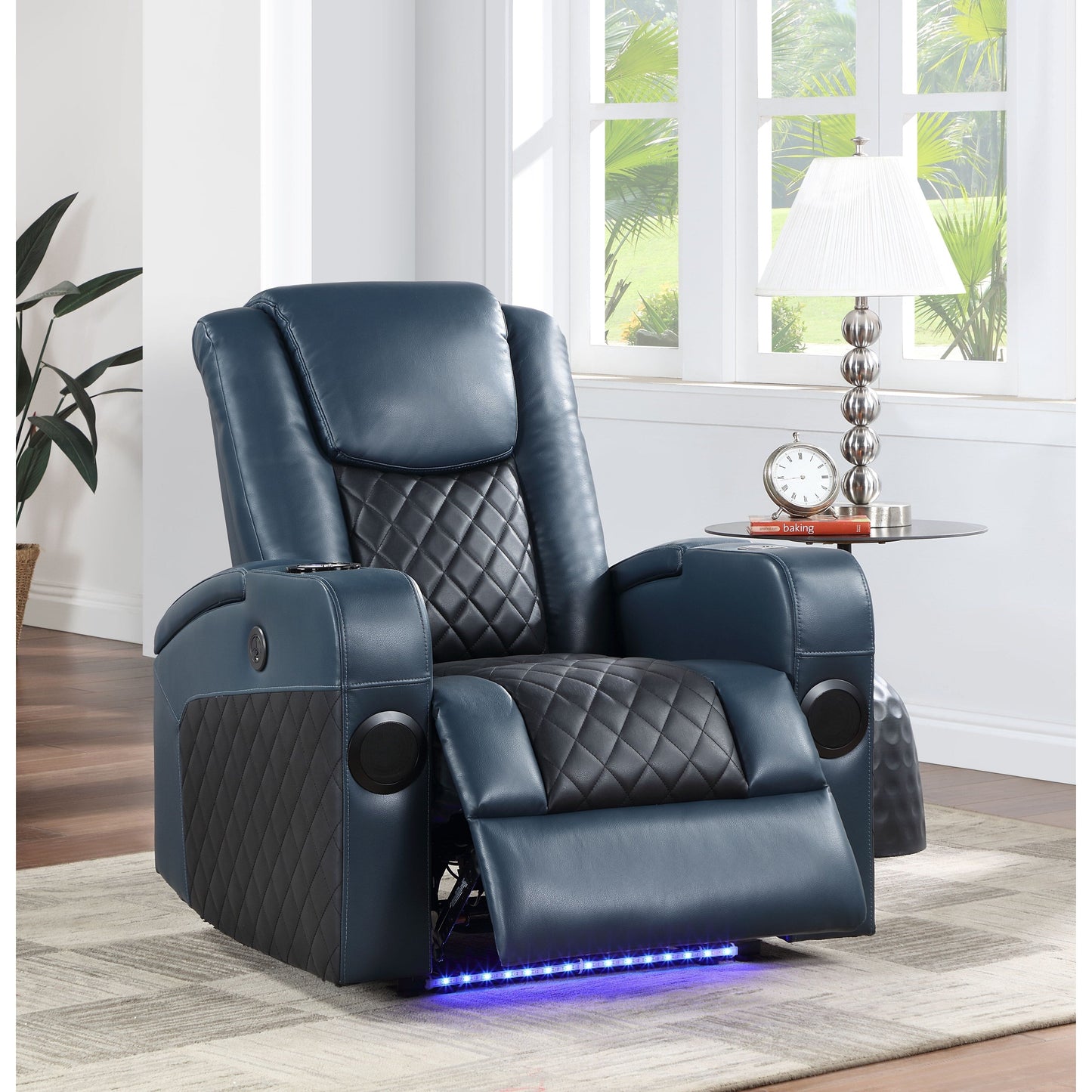 Poltrona reclinabile Aire Power Motion in pelle blu e nera Alair con Bluetooth, caricabatterie wireless e portabicchieri