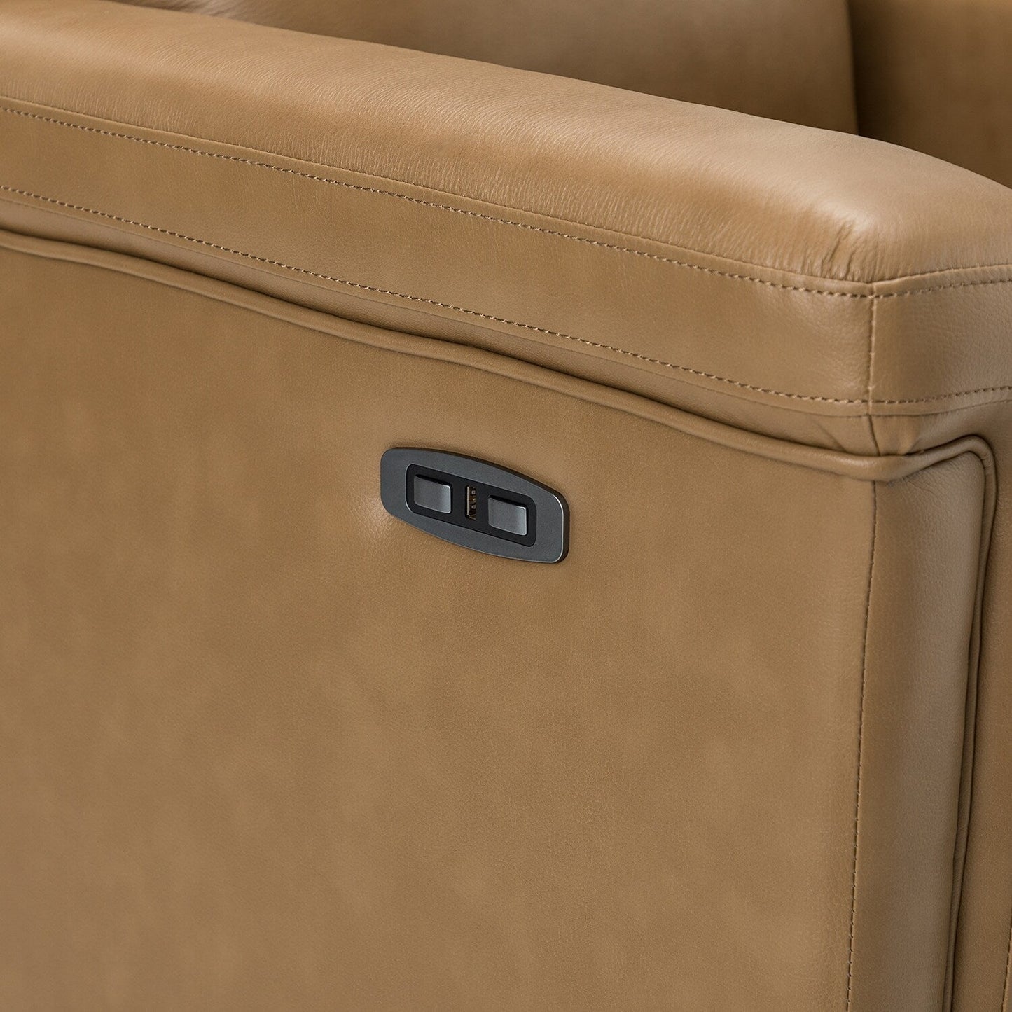 Poltrona reclinabile elettrica classica contemporanea Alicia da 34,65 pollici in vera pelle con porta USB (set da 2)