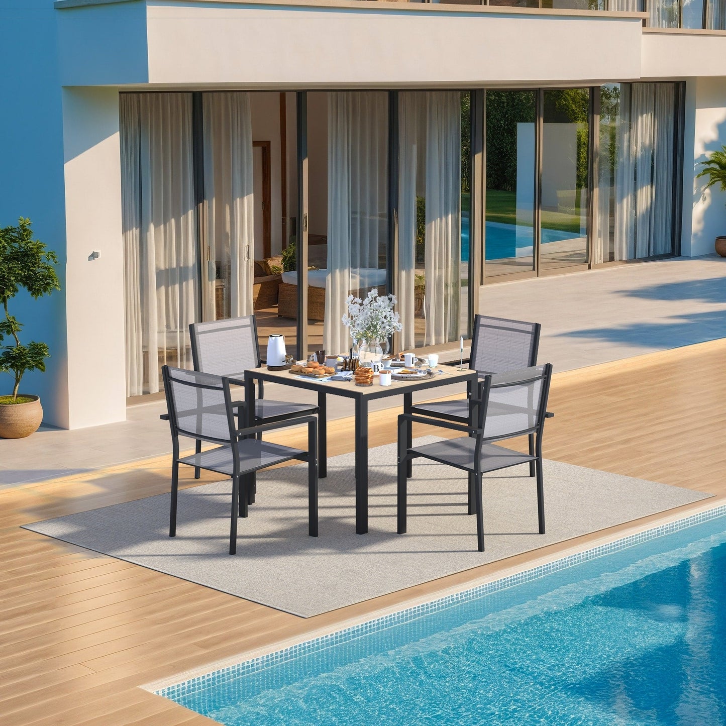 Set da pranzo per esterni con tavolo e sedie impilabili in textilene, piano del tavolo in WPC resistente da 5 pezzi e struttura antiruggine per patio