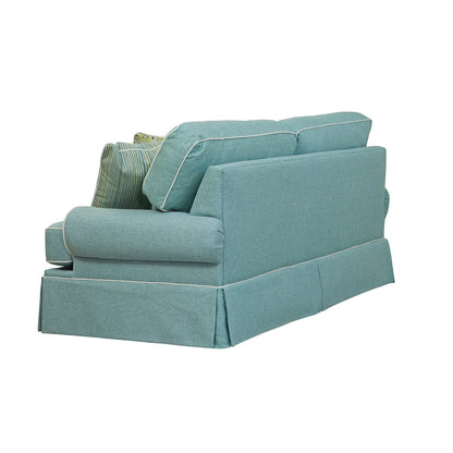 Divano modello Coastal Aqua Series di American Furniture Classics con quattro cuscini decorativi