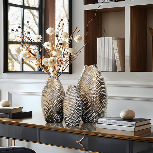 Vaso alto in terracotta antica con fossette color oro (singolo)