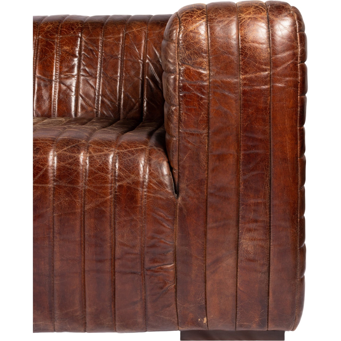 Divano moderno in pelle con cuciture a canale Caolo di Aurelle Home