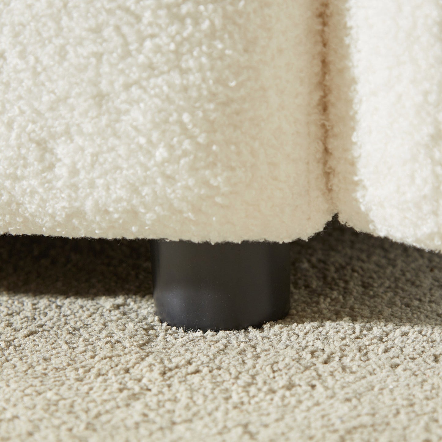 Divano beige da 39,7'' in tessuto a 1 posto con robusta struttura in legno, morbida imbottitura in schiuma e comodo supporto per la schiena