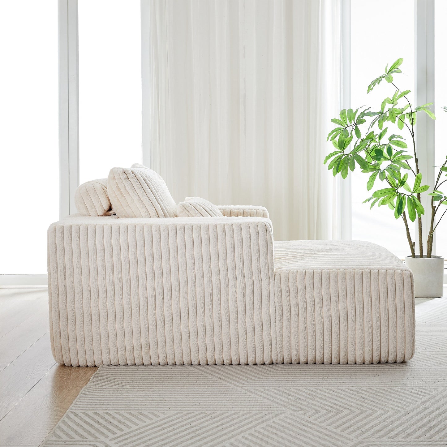 Poltrona in velluto a coste beige con 2 cuscini